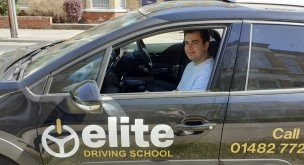 manual vs automatic driving lessons
